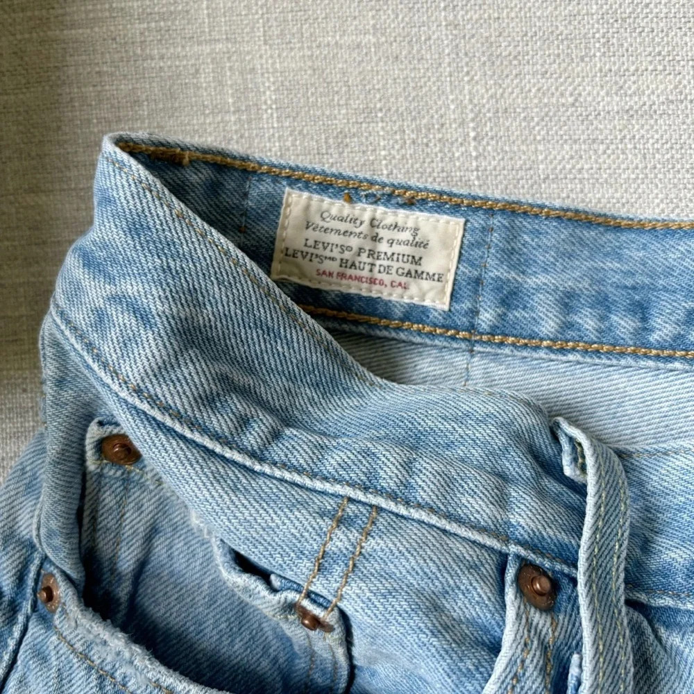 Levi’s Premium 501 Original Fit High Rise Short in Luxor Heat Light Wash Size 28 - Picture 6 of 9
